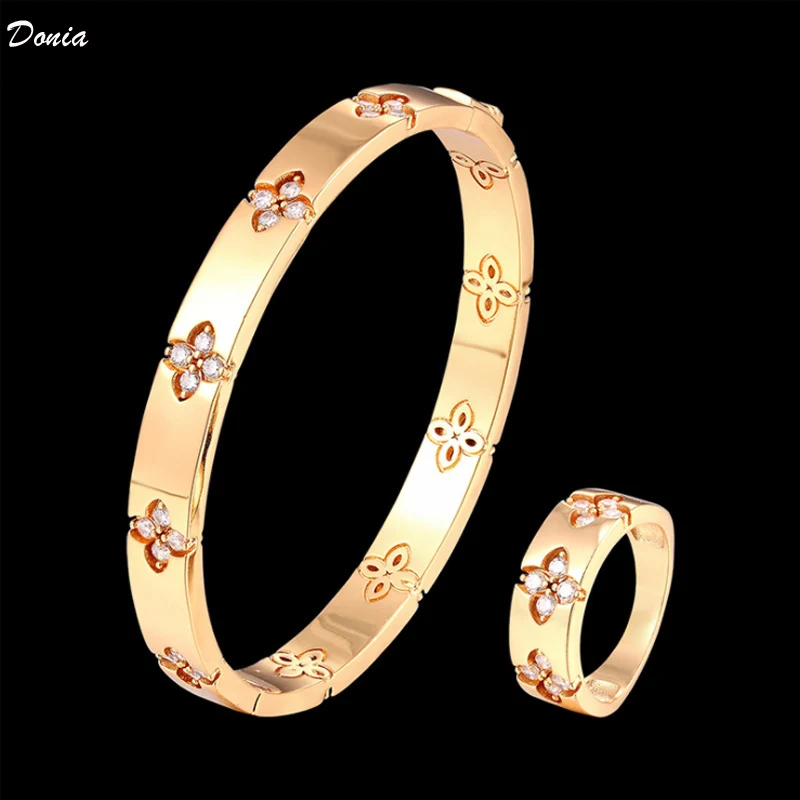 

Donia Jewelry Fashion Smooth Four-Leaf Flower Titanium Micro-Inlaid AAA Zircon Creative Bracelet Ring Set