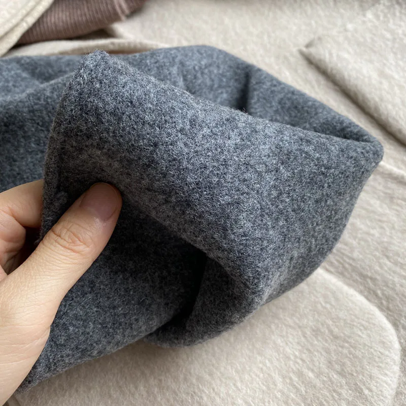 Шапка-бини женская из шерсти и кашемира мягкая теплая шапка с защитой ушей