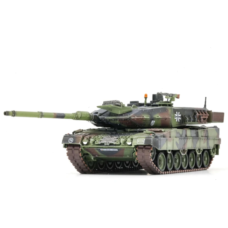 

Модель немецкого армейского танка леопарда 2A6 трехцветная, масштаб 1/72