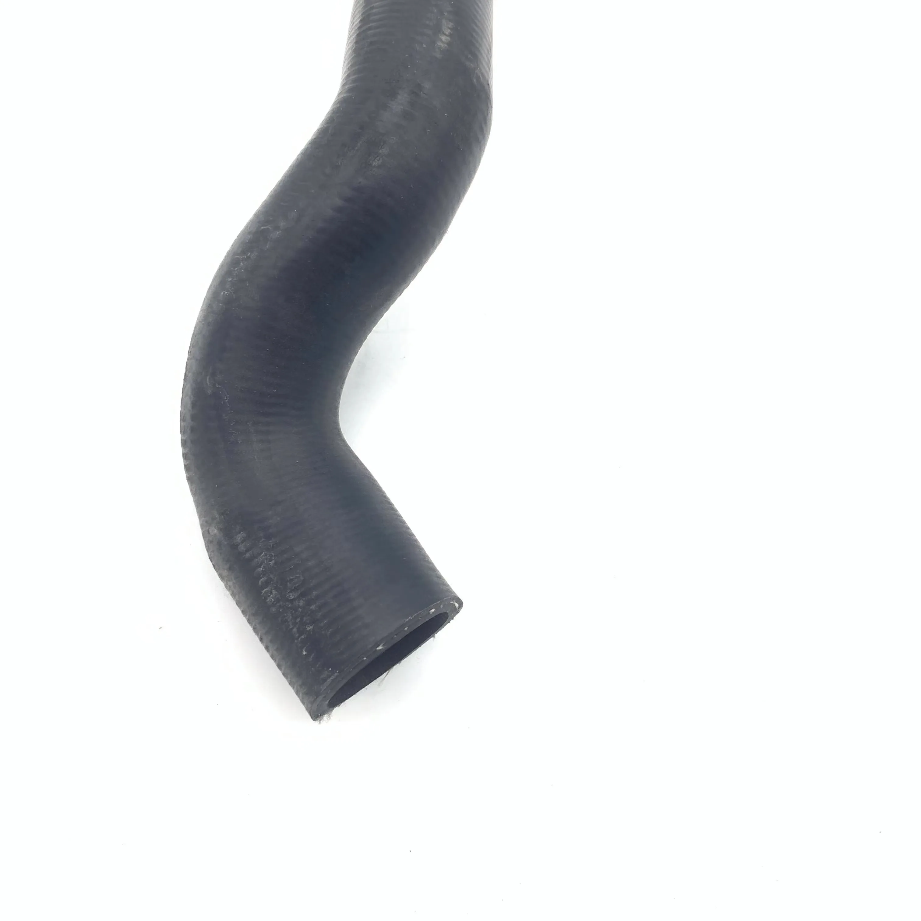 Для Volvo XC90 2.9L Turbo 2003-нижний шланг охлаждающей жидкости радиатора