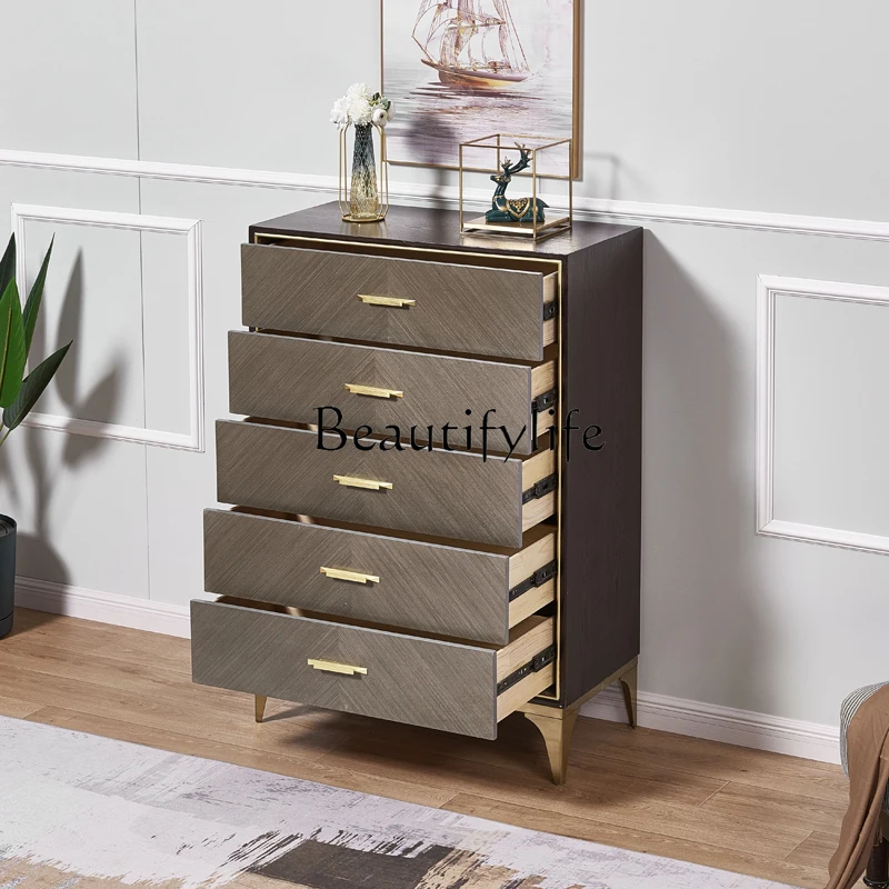 Американский шкаф для хранения дома