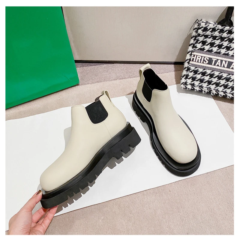 

Chelsea Boots Women Autumn New Comfortable Round Toe flat Heel Low Short Retro Simplicity Ankle Black