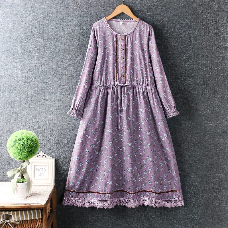 Женское хлопково-льняное платье с круглым вырезом свободное кружевное в