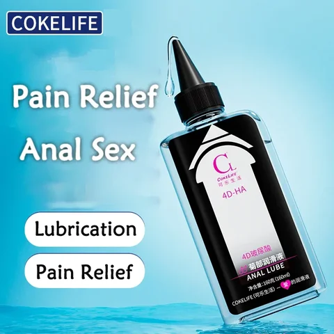 Ересек әйел құбырларын тазалау үшін сантехник шақырды. Тері ағып, айқайлайтын порно видео