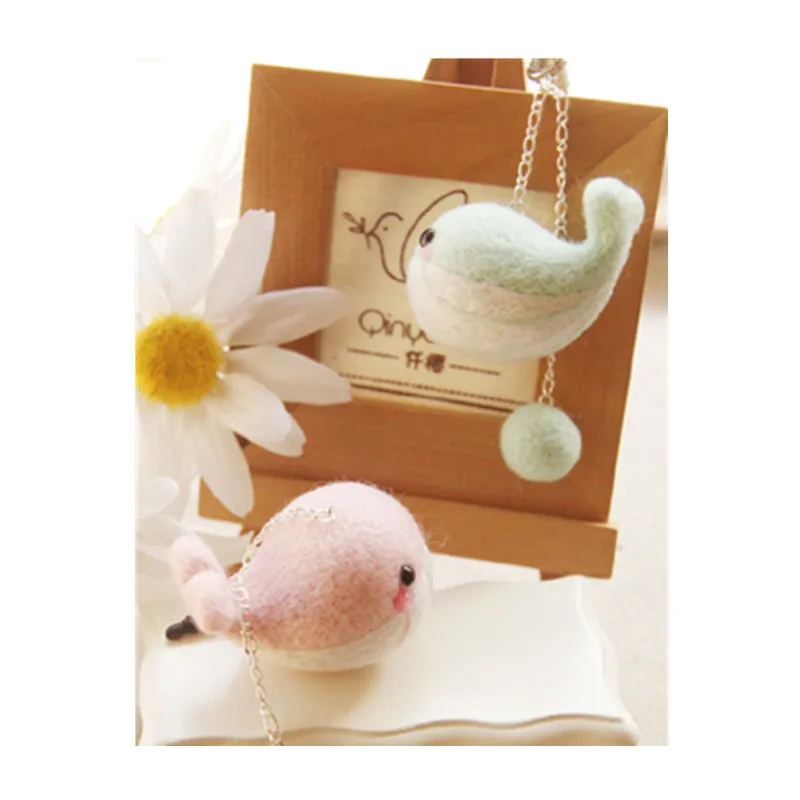 

A couple of whales cartoon set wool needlepoint kit wool felt needle felting keychain craft needlecraft DIY gift idea
