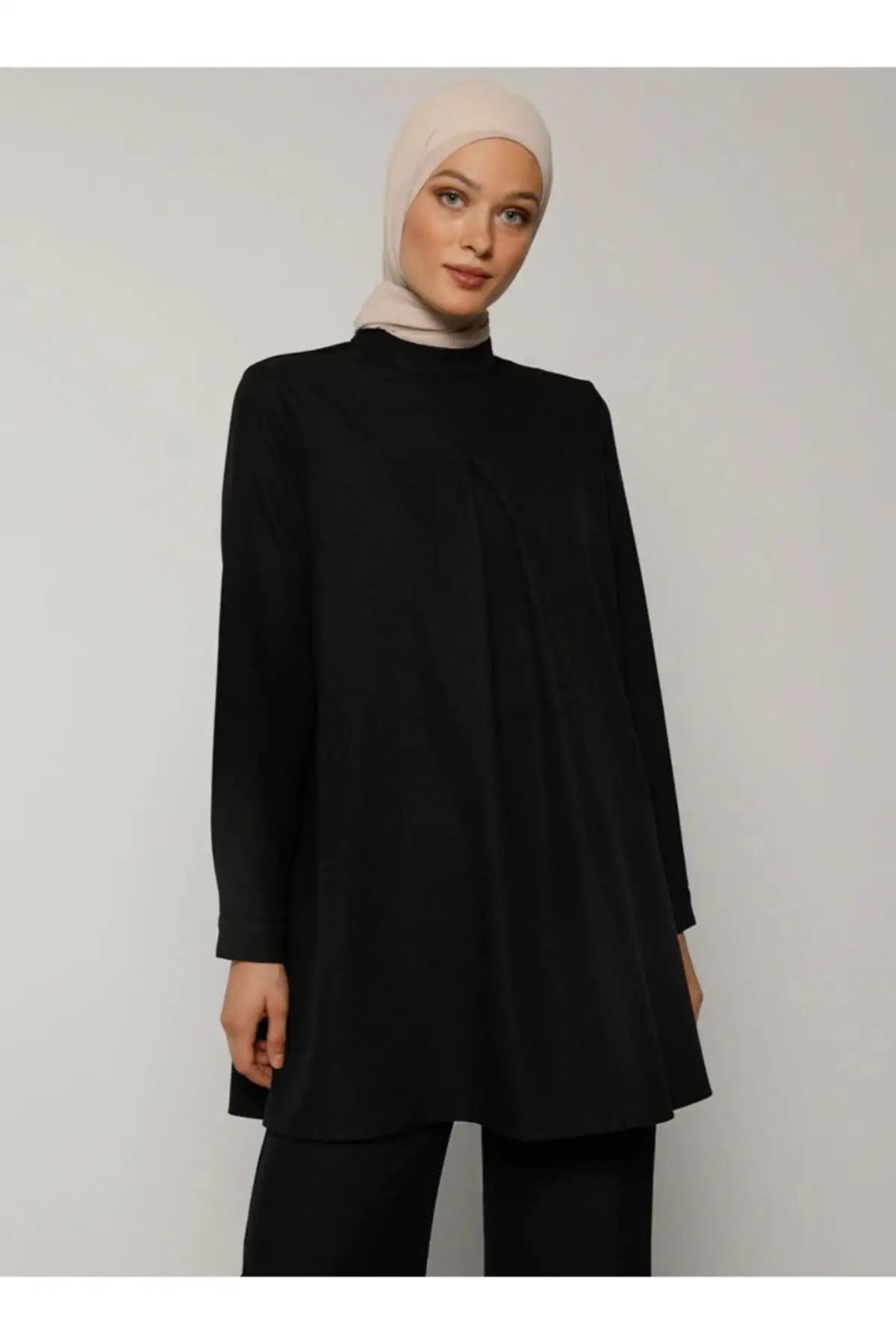 

Women Black Tunic & trouser Binary Team Women's Islamic Team 2021