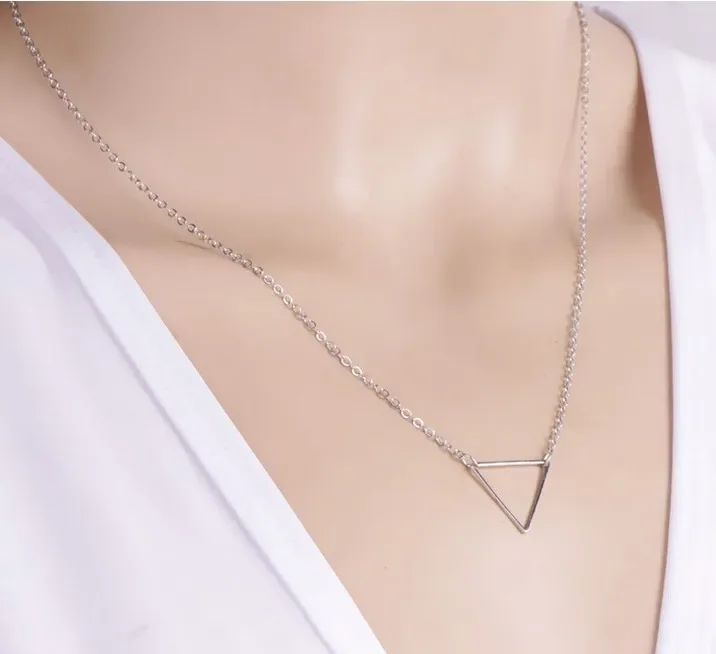 Ожерелье с многослойным кулоном ажурное колье треугольным геометрическим