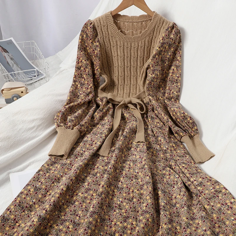 

Spring and Autumn new Korean version of age-reducing splice lace slim knit long skirt fashion versatile corduroy floral dress