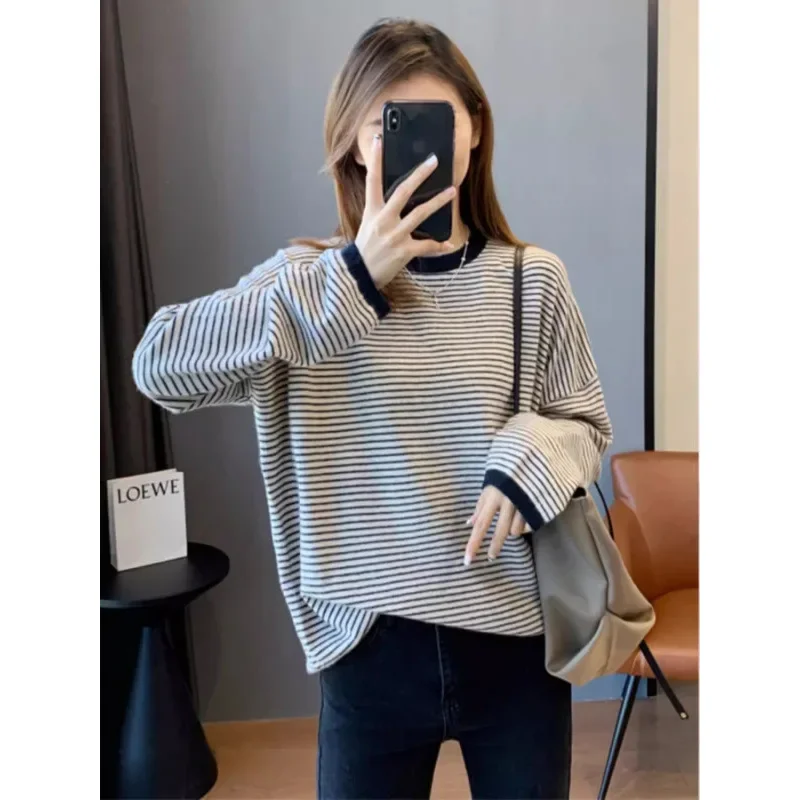 Осенний топ женский свободный крой модный пуловер с круглым вырезом полосатый