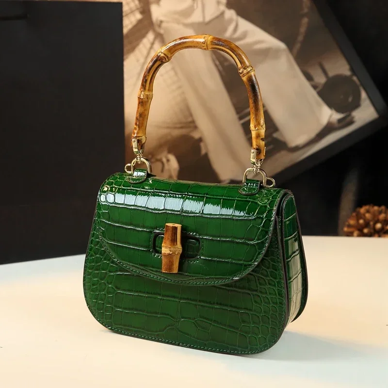 Женская сумка-мессенджер из натуральной кожи с крокодиловым узором