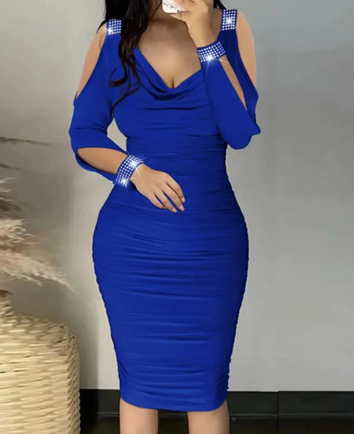 

Autumn Sexy Elegant Off Shoulder Party Tight Dress Women Fashion V-Neck Hollow Out Diamond Long Sleeve Stacked Slim Dress Women