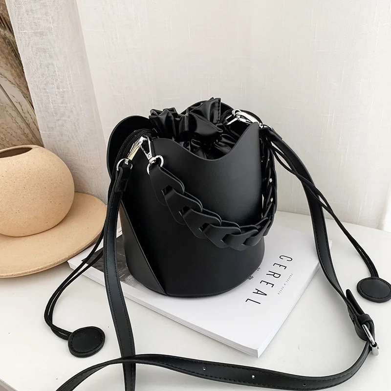 Niche Design Women's New Tide Everything Retro Bucket Bag Single Shoulder Crossbody Bag