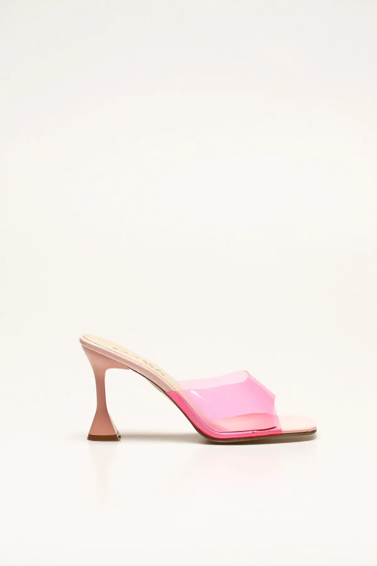 

Fashion Style Pink Patent Leather Transparent Sandals And Slippers