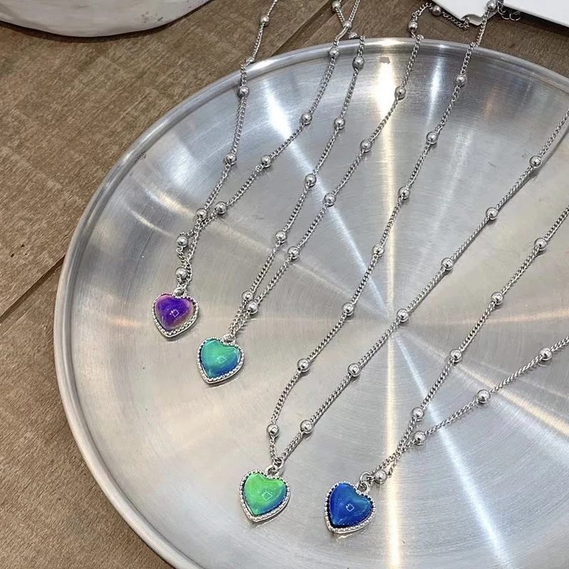 

Discoloration Color Change Beads String Love Heart Necklace for Women Female Cute Elegant Fashion Neck Chain Choker Female Gifts