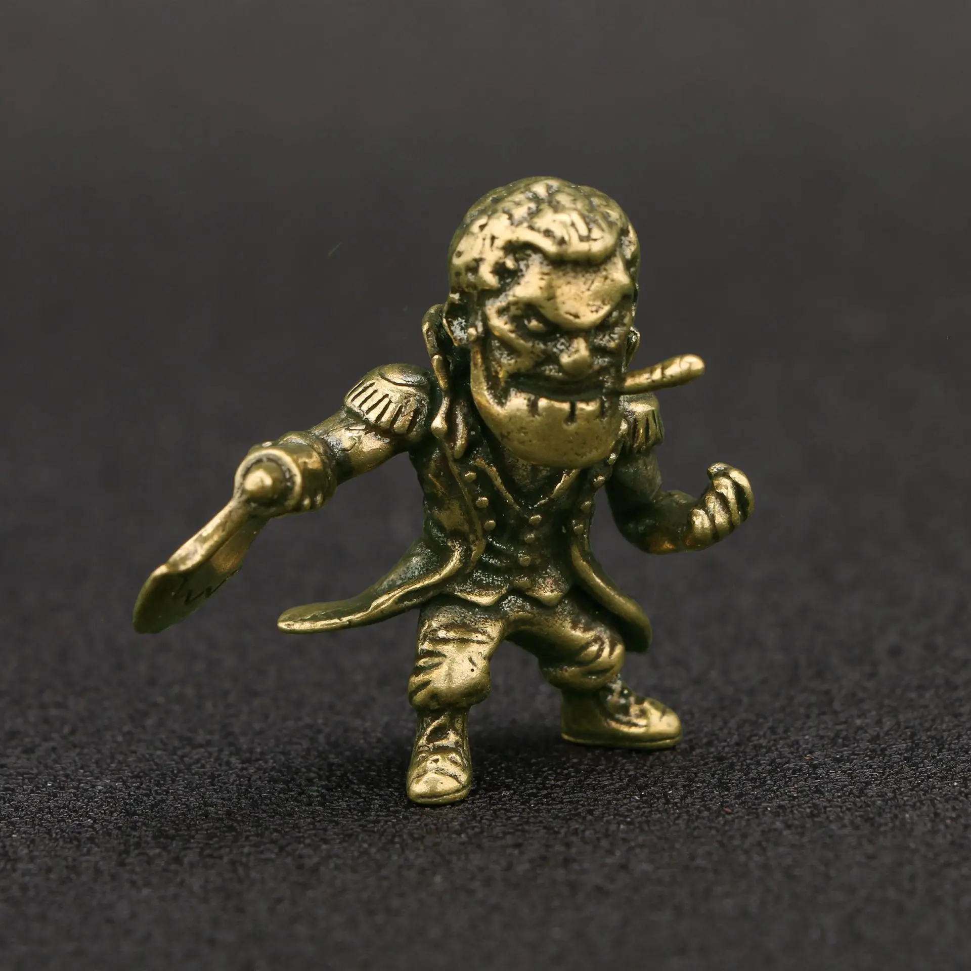 

Латунная статуэтка полковника XMSJ