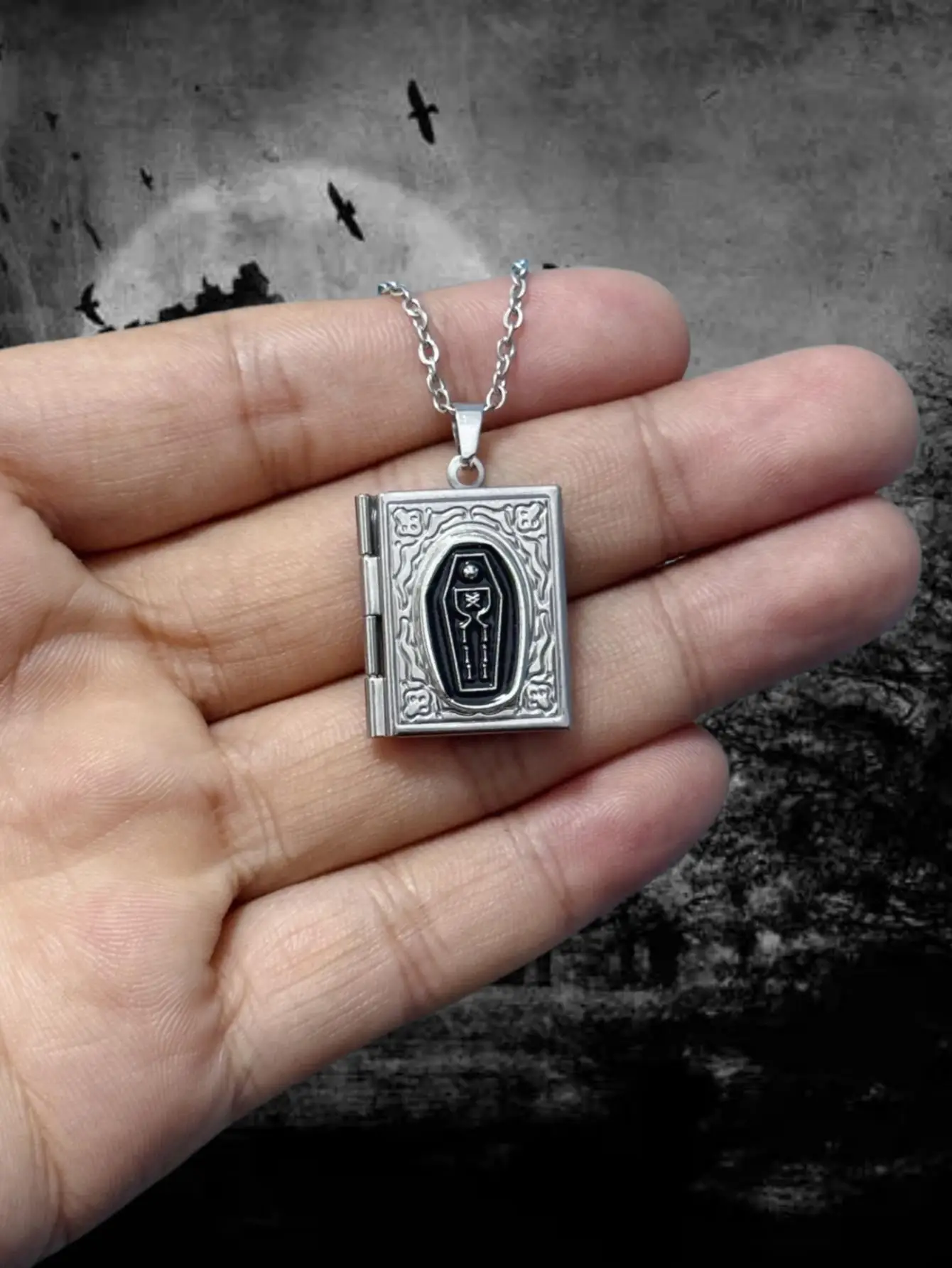 Готическое ожерелье с черепом в ассортименте