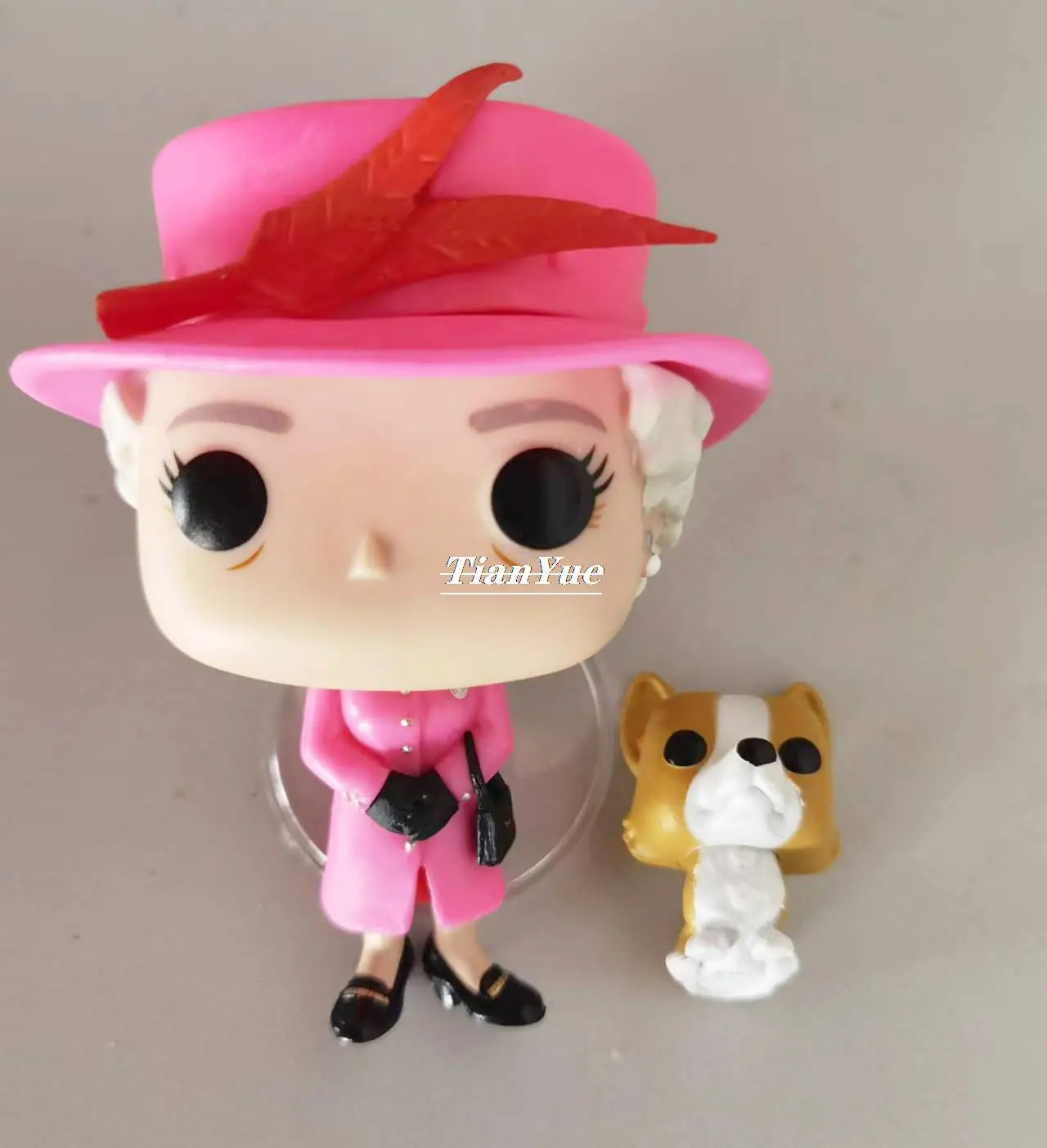 Цена Виниловая модель аниме «Елизавета II», фигурка королевы, 10 см