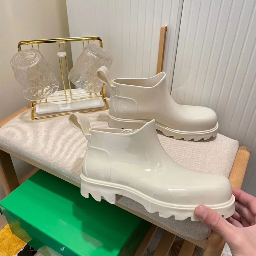 Plush Size 35-44 Unisex Chelsea Round Toe Candy Color Thick-Soled Pvc Rain Boots Low Slip On Men Ankle Shoes