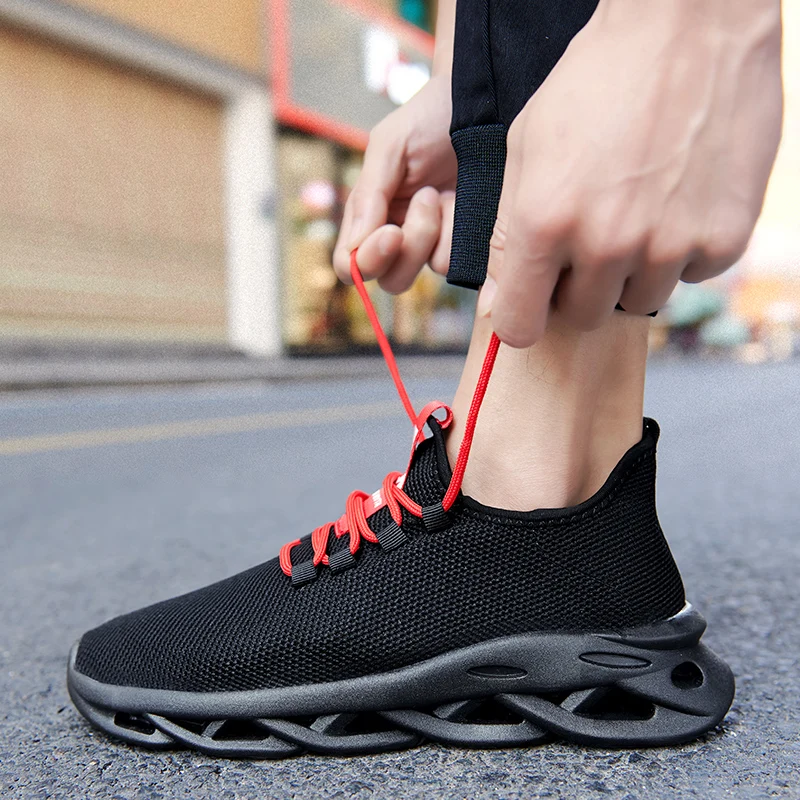 

Men's Casual Shoes Lightweight Sneakers Outdoor Breathable Mesh Fashion Sports Black Running Tenis Shoes Soft Male Sneakers 2023