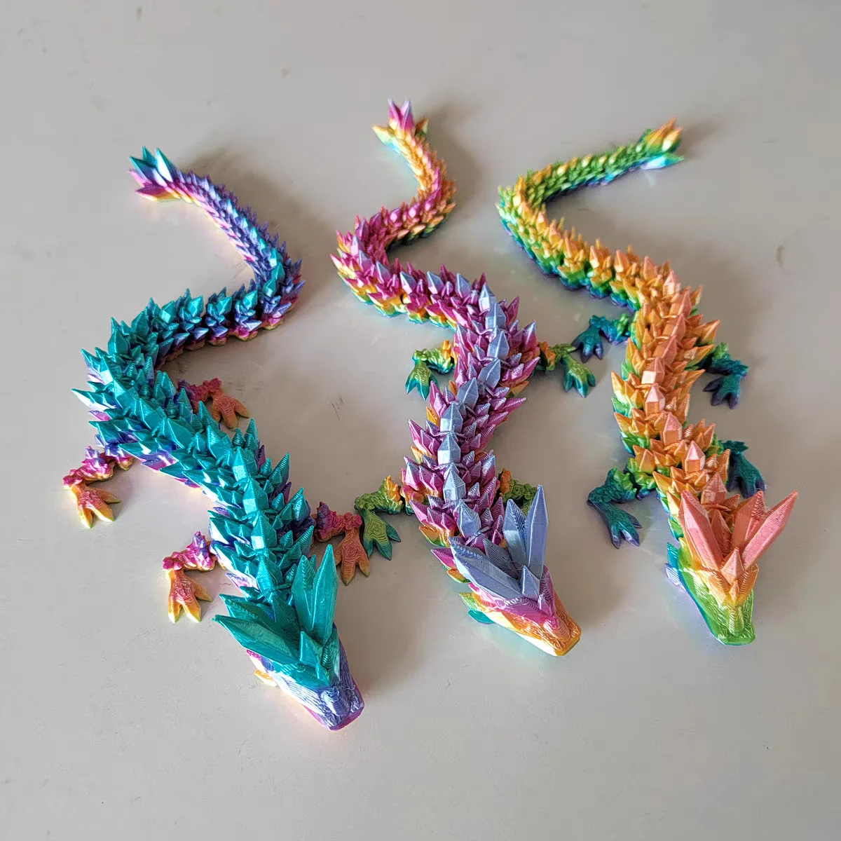 

Пластиковый вращающийся 3D дракон