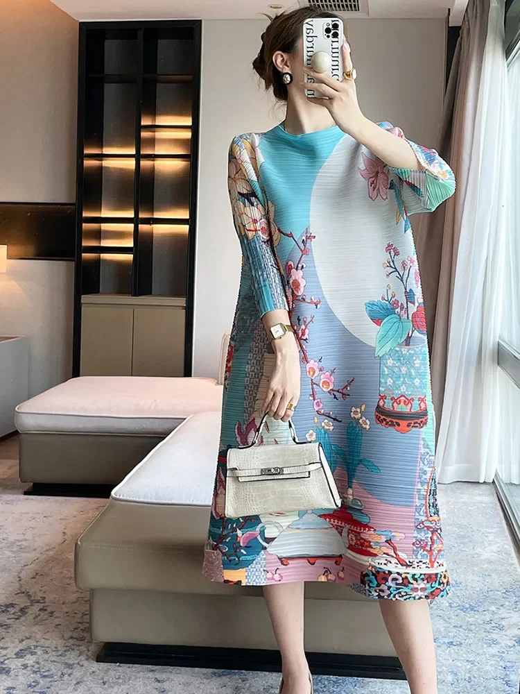 

Miyake Pleated Dress Women 2023 Autumn New Retro Abstract Print Half-high Collar Nine-quarter Sleeves Loose Mid-length Hem Skirt