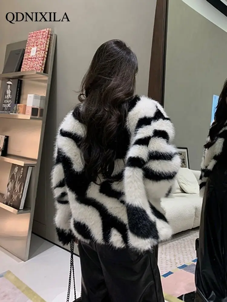 Winter Coat for Women 2022 New Fox Faux Fur Coat Women Short Loose Black and White Contrast Zebra Wool Cardigan