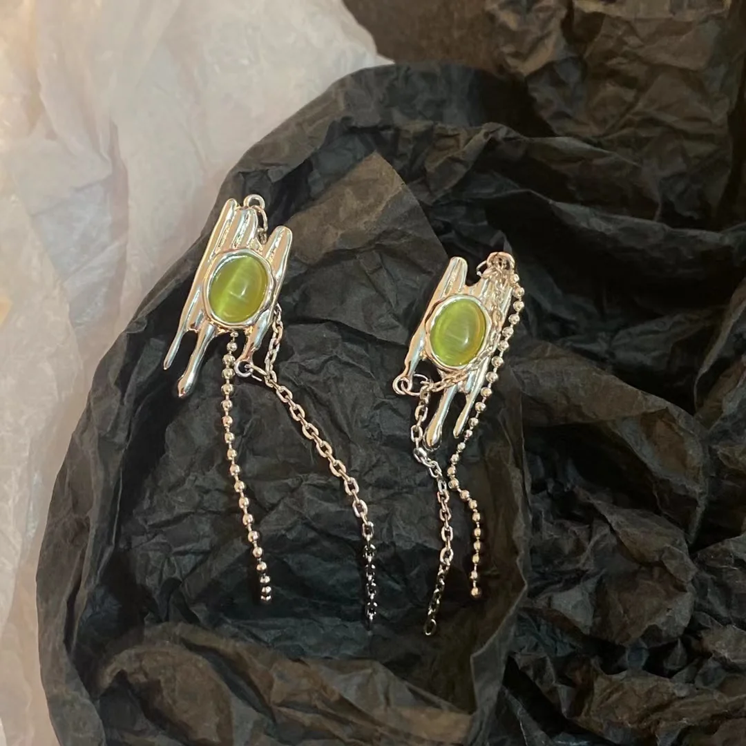 

Fashionable green crystal chain tassel earrings
