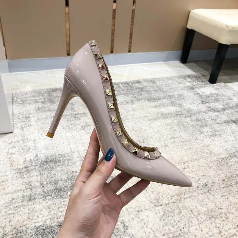 

2022 Spring and Autumn New Pointed Rivet High Heels Women Elegant Sexy Stiletto Shallow Mouth Patent Leather Shoes