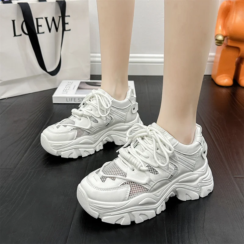 Новая женская повседневная модная спортивная обувь большого размера удобная
