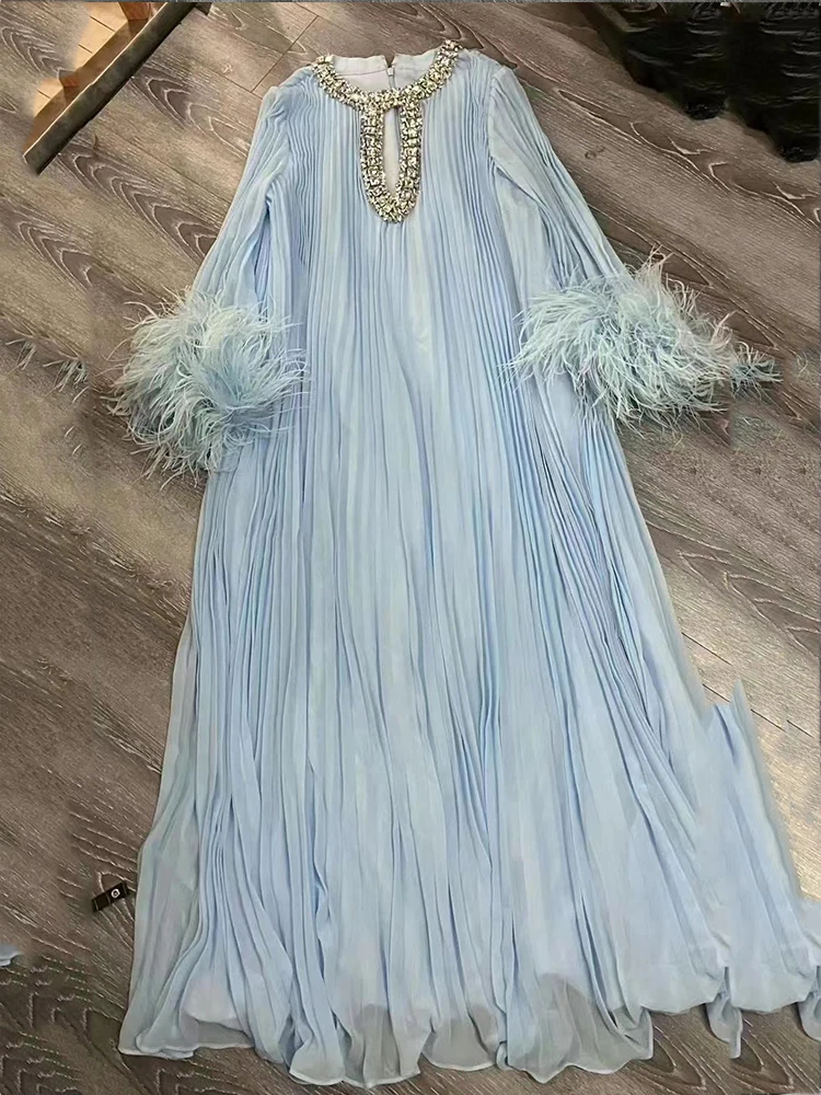 Женское плиссированное платье свободное с воротником-стойкой украшенное