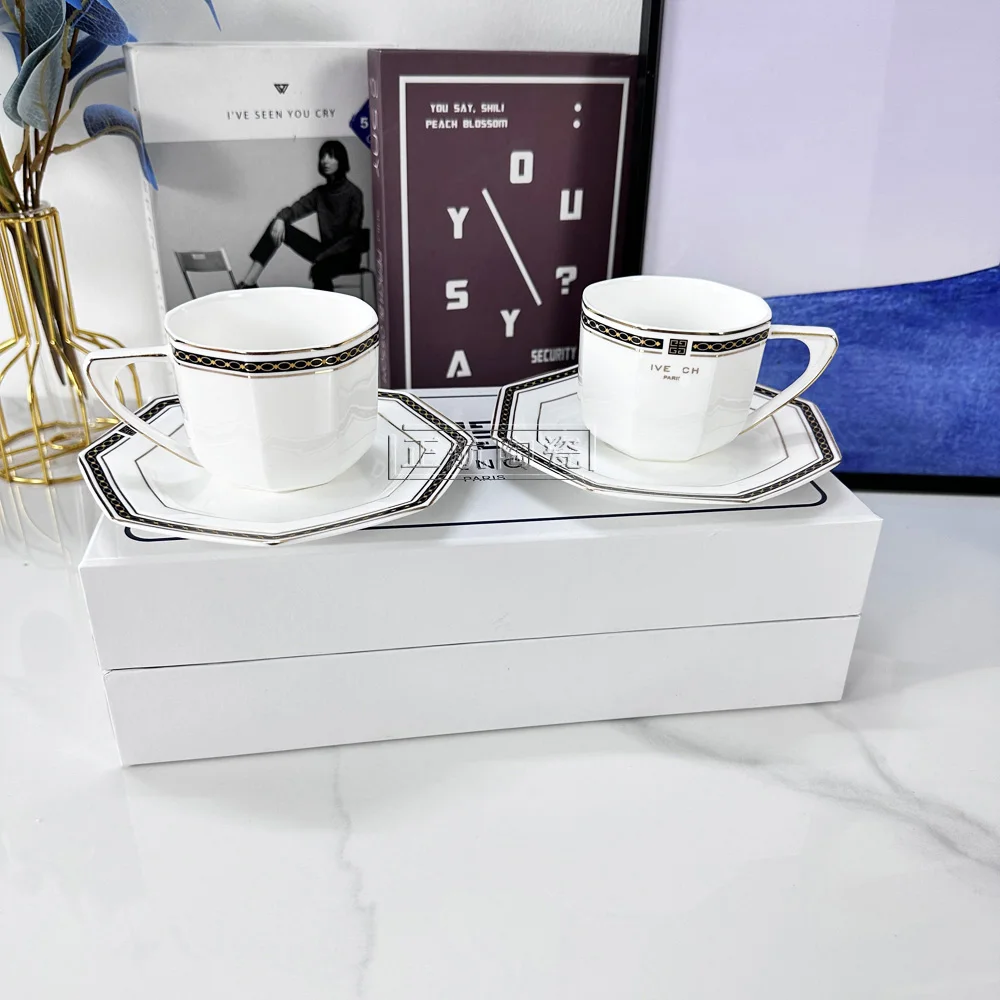 

European Style Coffee cup And Saucer 2 piece Set Bone China 150 Ml home Party Decoration Retro Couple Pair Cup Afternoon Tea Set