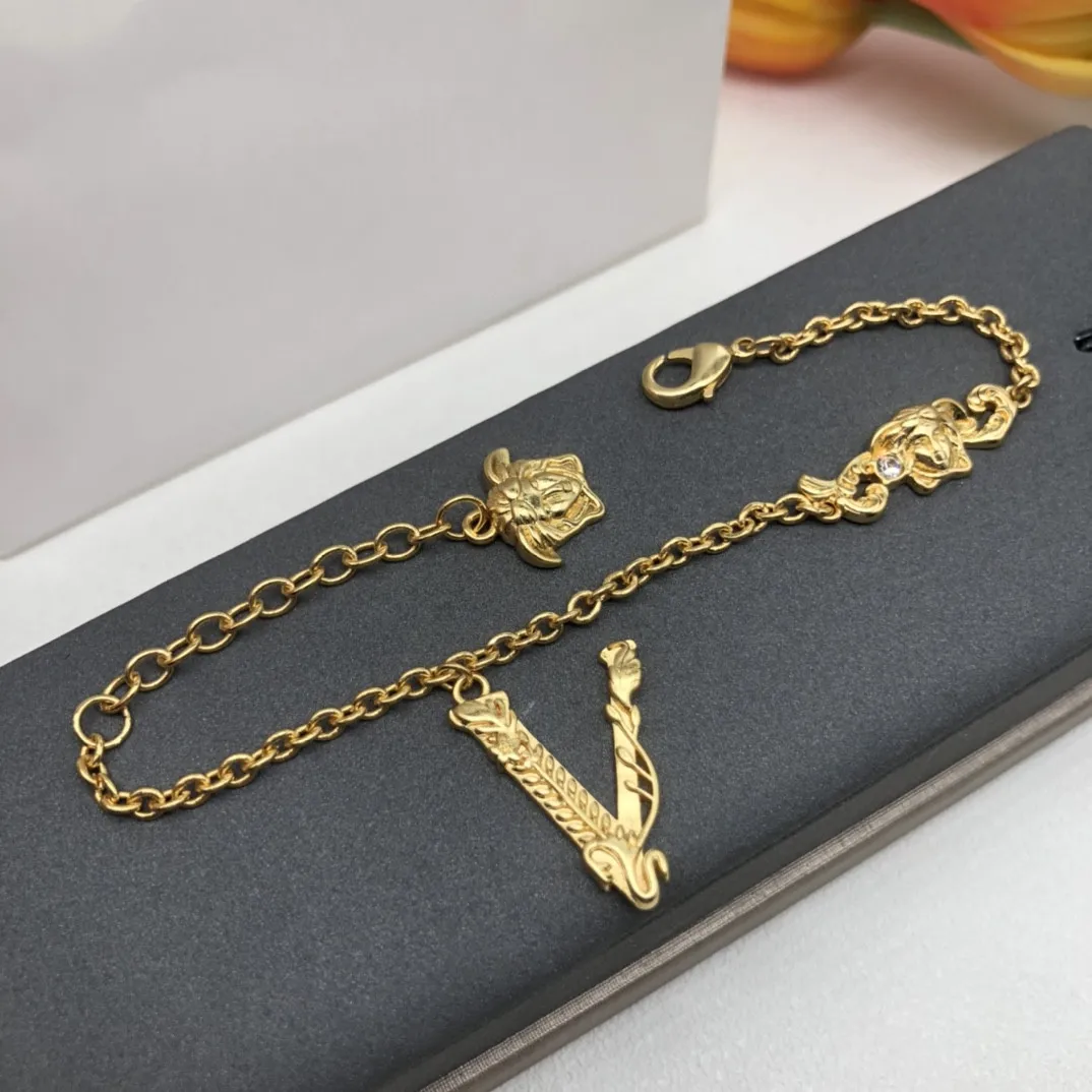 

European and American popular letter pendant bracelet