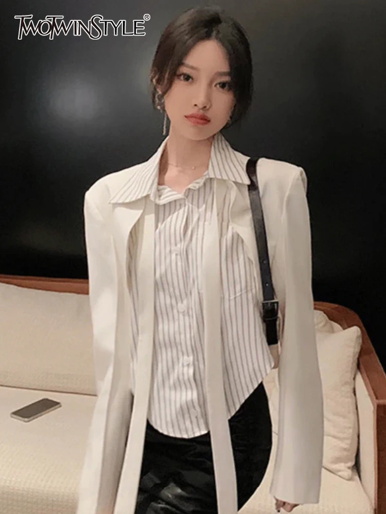 

TWOTWINSTYLE Patchwork Striped Colorblock Blazer For Women Lapel Collar Long Sleeve Single Breasted Fake Two Coat Female Fashion