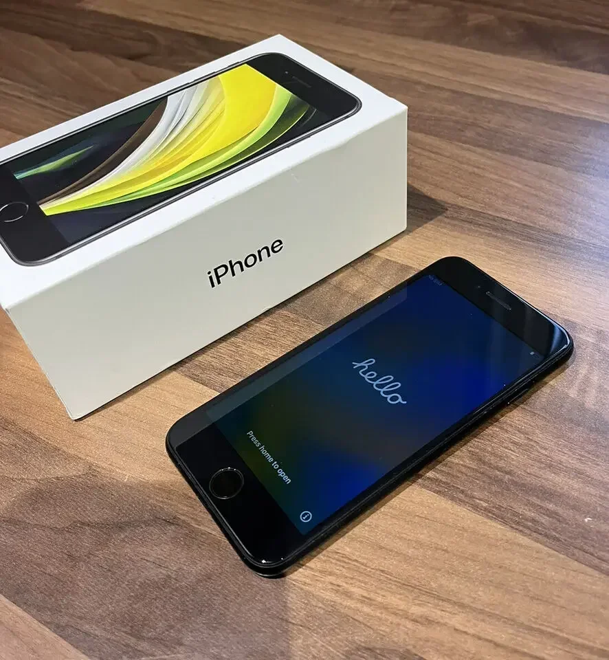 Смартфон Apple iPhone SE (2020) 3/64ГБ 3/128ГБ 3/256ГБ global Б/у