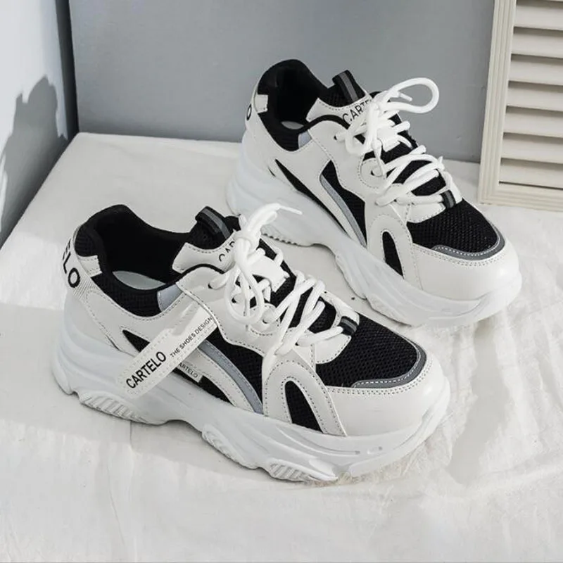 

Fashion Women Shoes Thick Bottom Korean White Sneakers Breathable Walking 2022 Slip on Spring Platform Vulcanized Shoes Lace Up