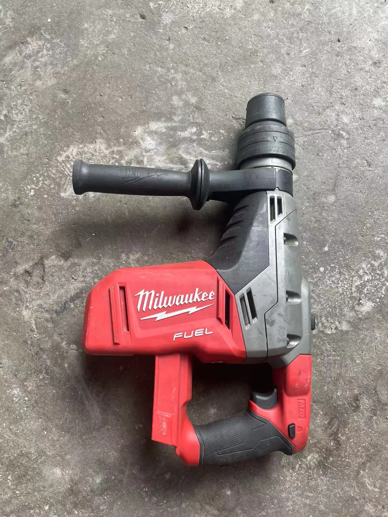 

Milwaukee MIL 2717-20 M18 FUEL 1-9/16 in. SDS-Max Rotary Hammer Bare TooL,SECOND HAND