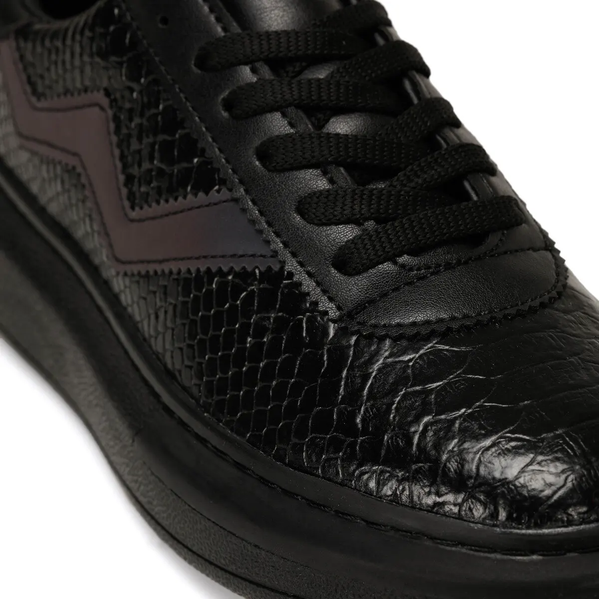 

VVANA Black Women pool Floor Sneaker