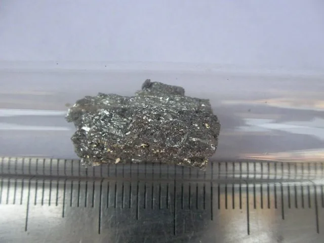 

1 gram High Purity 99.95% BERYLLIUM Be Pure Element Metal in glass ampoule