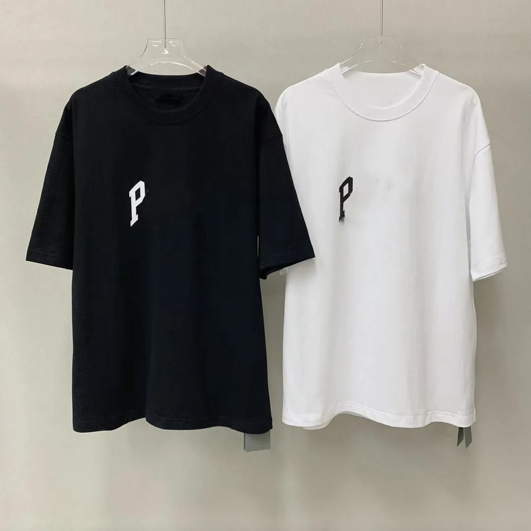 

2022 spring and summer new men's and women's printed T-shirt loose version is very easy to match