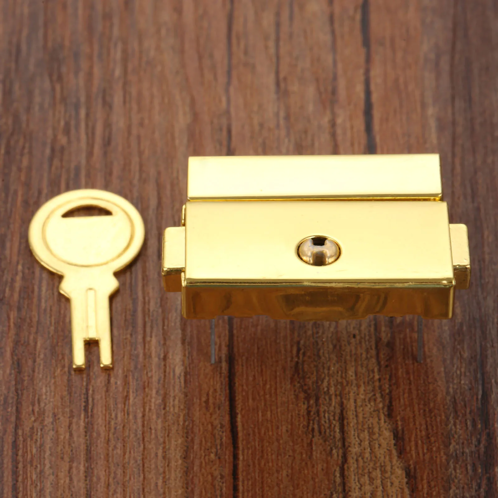 

1 компл. Переключатель ключей с замком, защелка с застежкой, Золотой/Серебряный сплав цинка, застежка с застежкой, коробка, чехол, нагрудник 33 мм * 25 мм, мебельная фурнитура с винтами