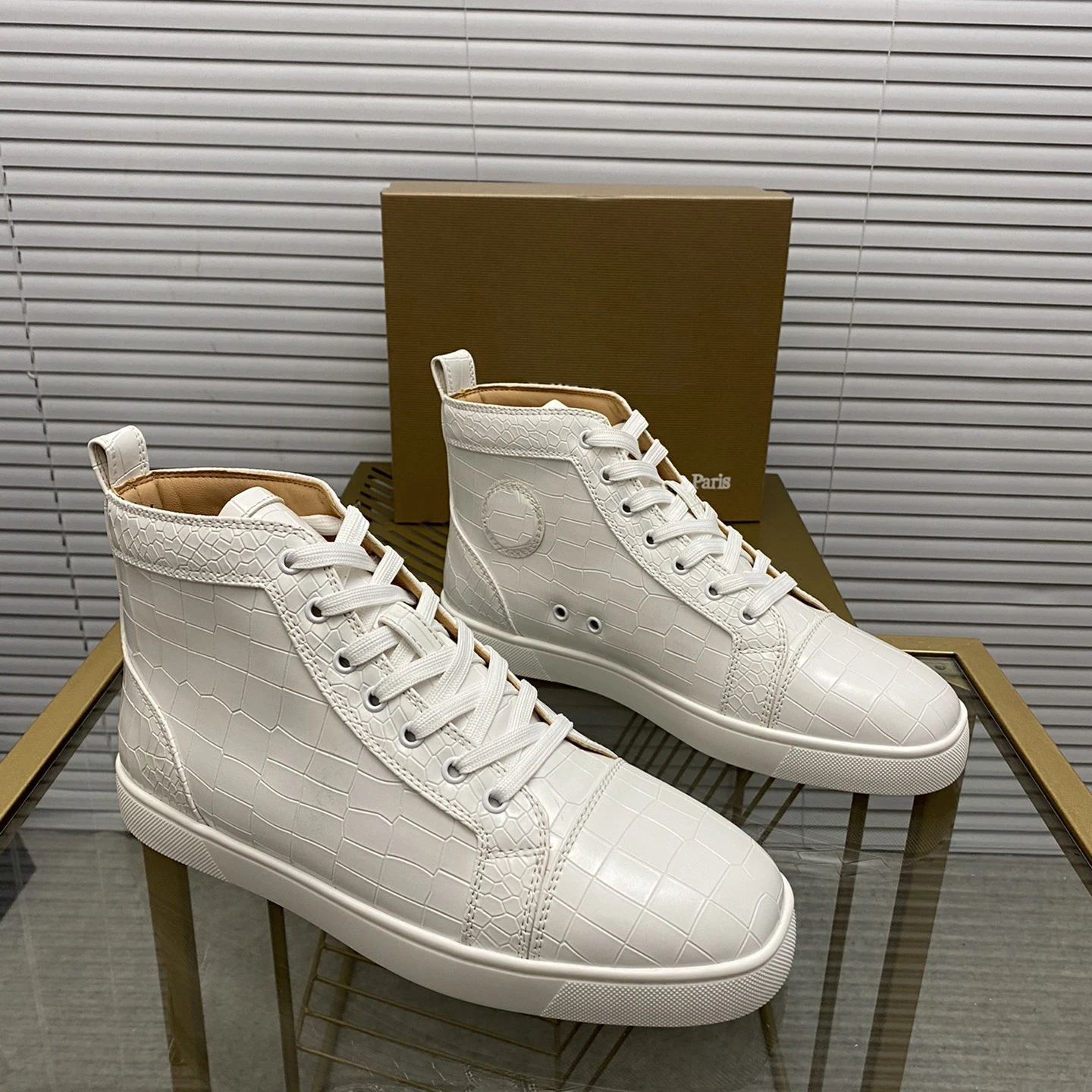 

Top Quality Red Sole Mens Casual Shoes Luxury Womens Leather Sneakers Unisex Fashion Trainers Youth Designer Couple Shoes MD0192