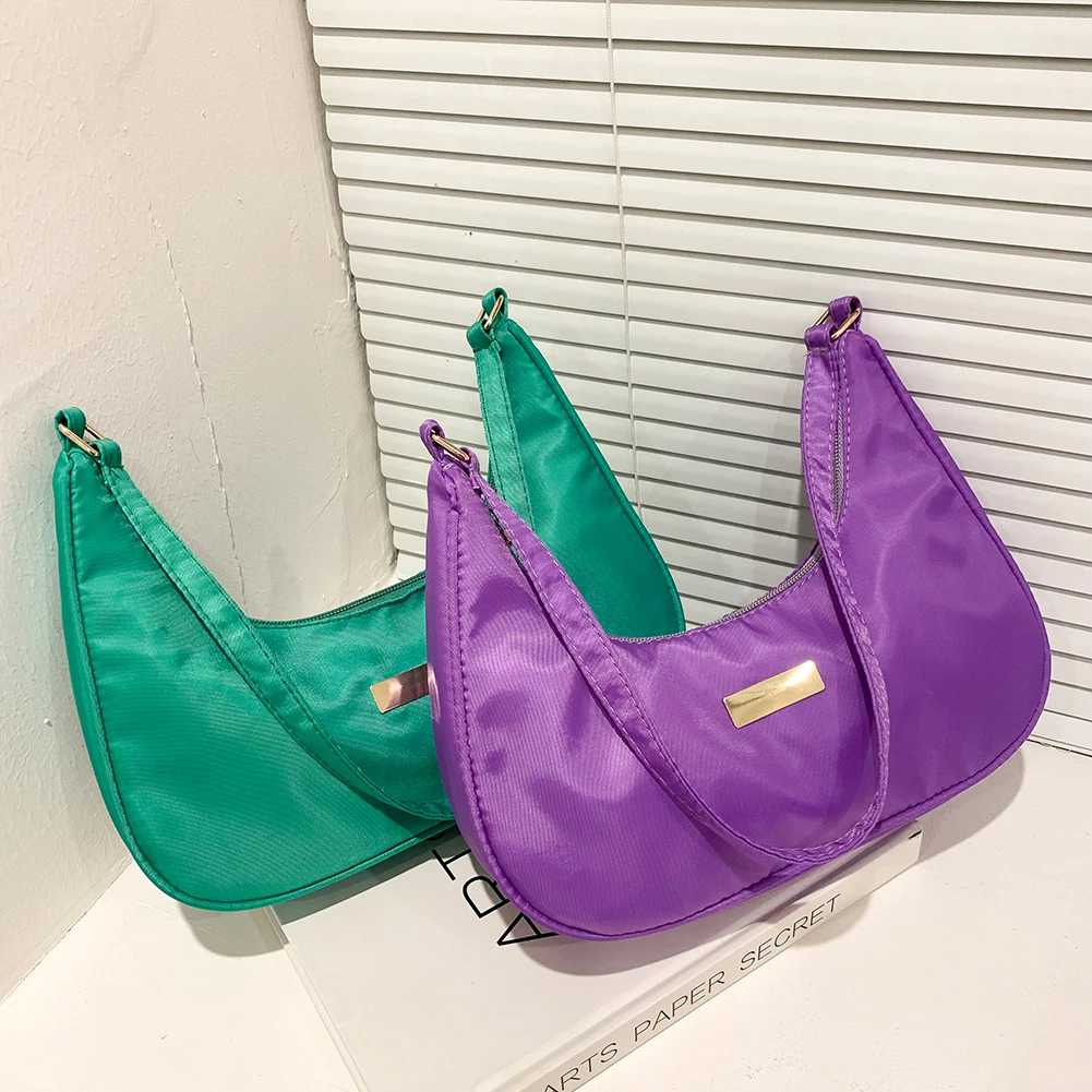 

Women Nylon Zipper Bag Ladies Designer Solid Color Small Travel Phone Chest Bag for Women Fashionable Decoration