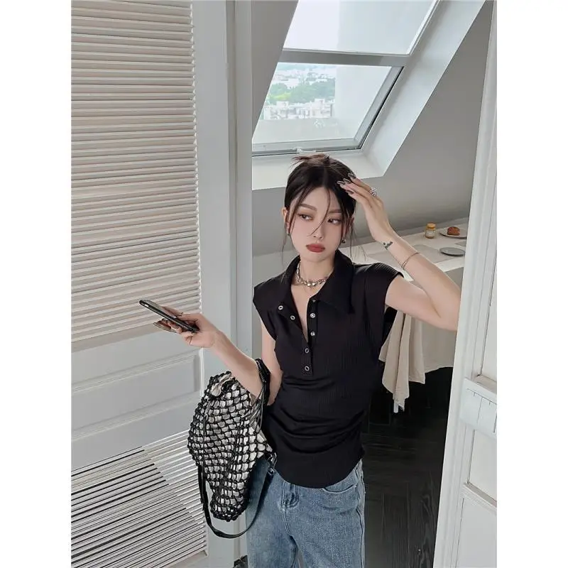 

COZOK Summer Fashion Sexy Black Sleeveless Padded Shoulder T-shirt Female New Undershirt Polo Collar Slim Waist Top