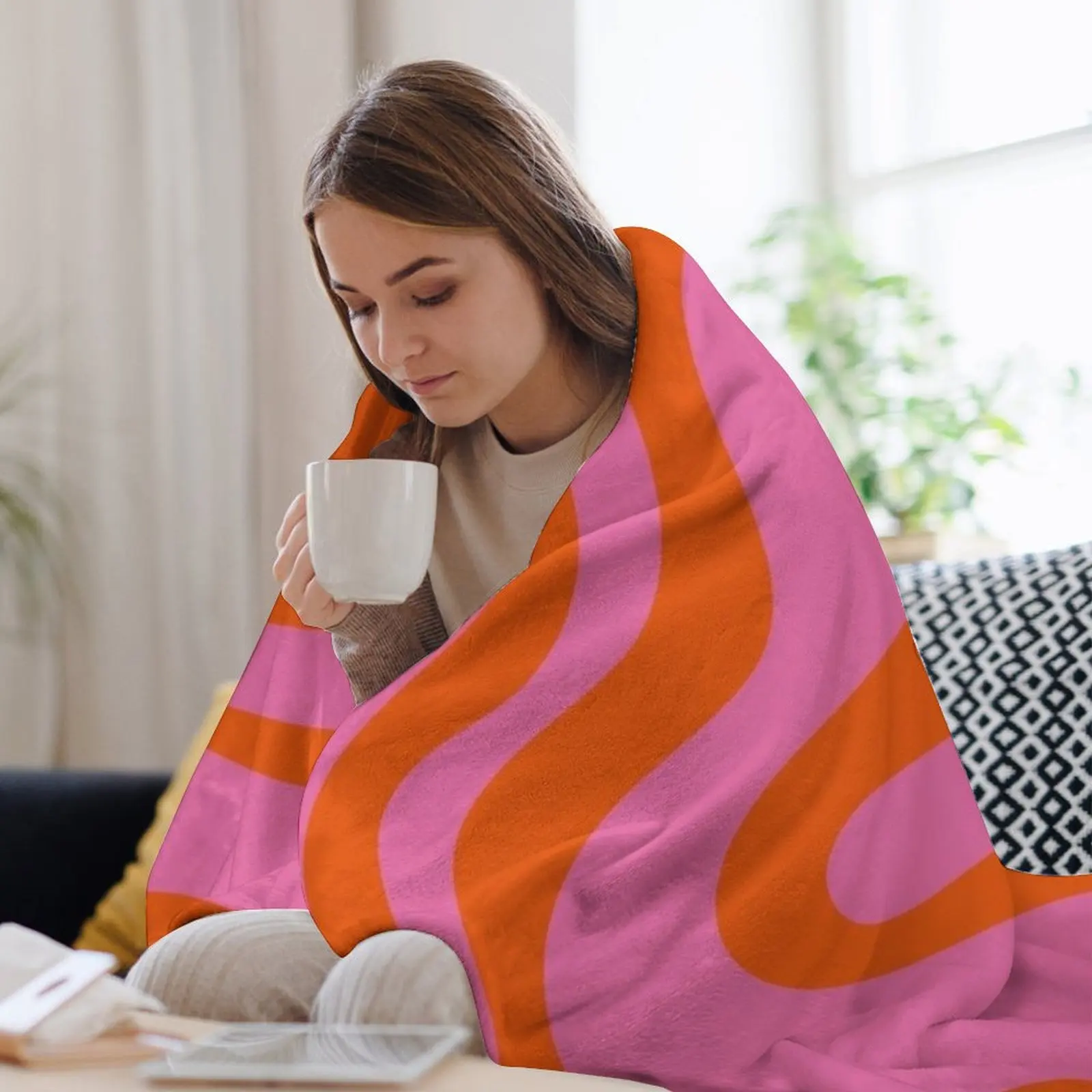 Одеяло в стиле ретро с жидким вихревым абстрактным узором ярко-розовое и