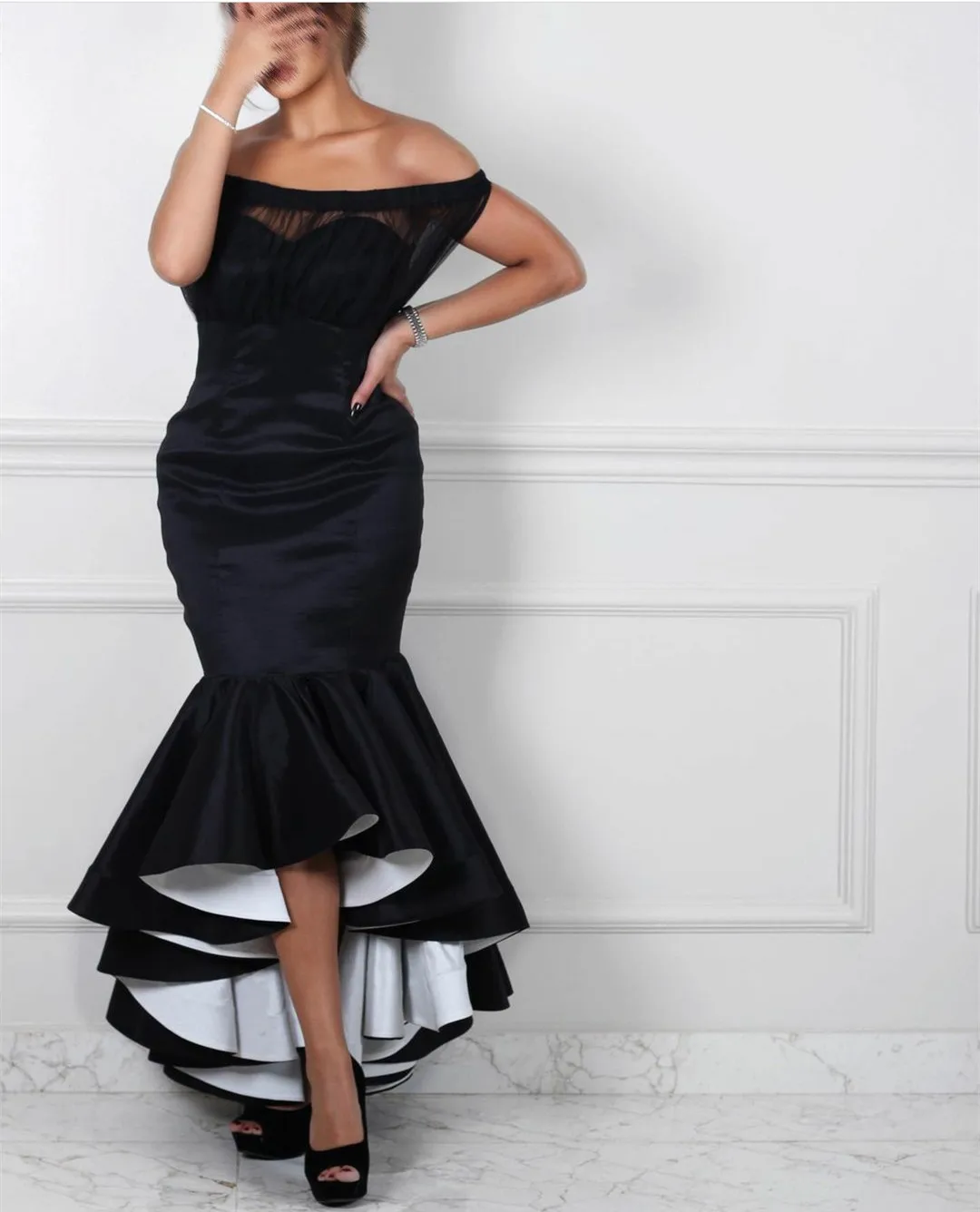 

Classic Black Off Shoulder Saatin Evening Dresses Mermaid Asymmetrical Ruffled إفننغ دريسس Robes de Soirée for Women