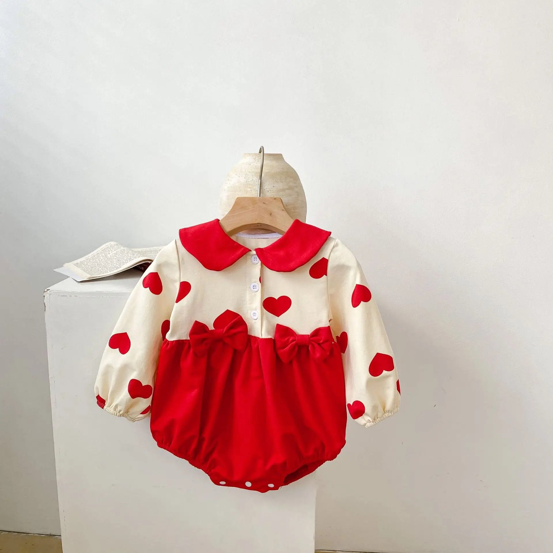 

2022 autumn baby girl baby love print double bow long sleeve doll collar romper jumpsuit