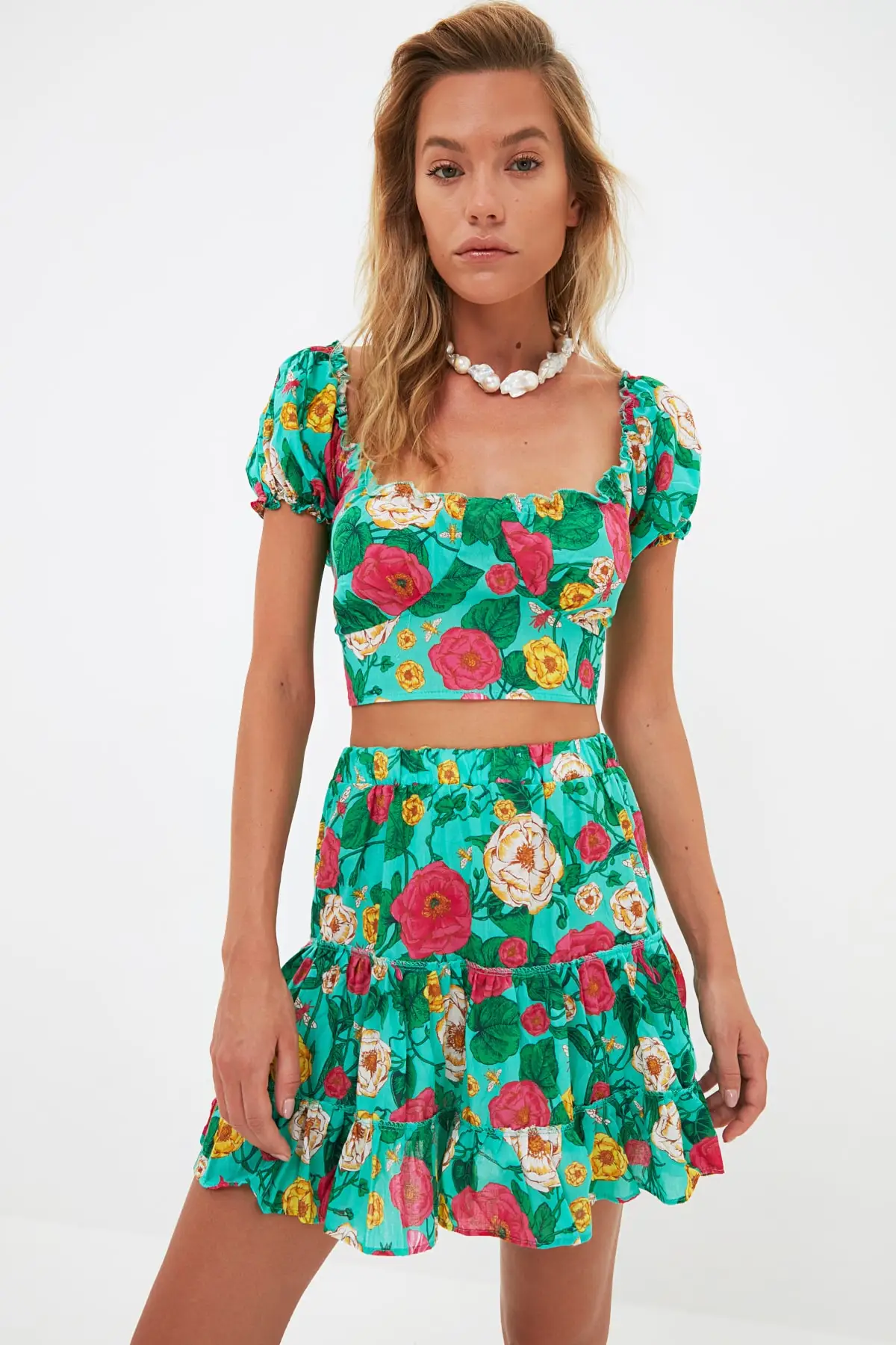 

Trendyol Colorful Flower Pattern Bottom-Top Suit TBESS21AU0287