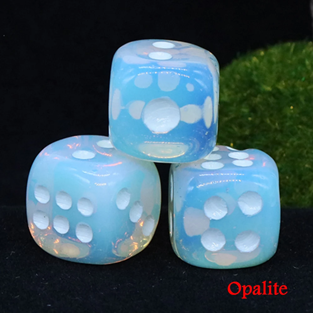 

Настольные кубики из аметиста 16 мм