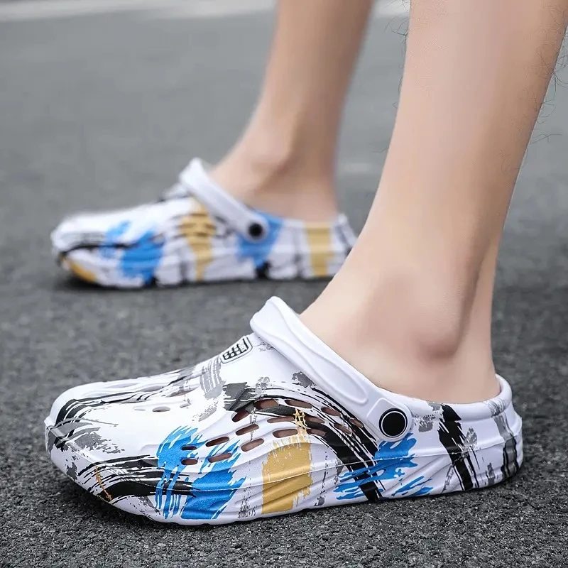 

Mens Sandals Flat Black White Printing Beach Slippers Hollow Out Lightweight EVA Injection Shoes Quick Drying Shoe