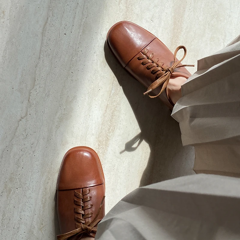 Туфли-лодочки женские на низком каблуке с закругленным носком весна-осень